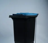 حاوية ديباستن 90 لتر بقاعدة سفلية بدواسة